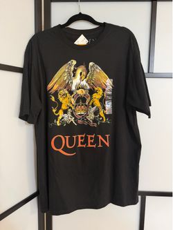 NWT! Queen Graphic Tee size XL
