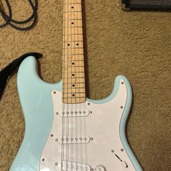 Electric Fender Squire Guitar Set