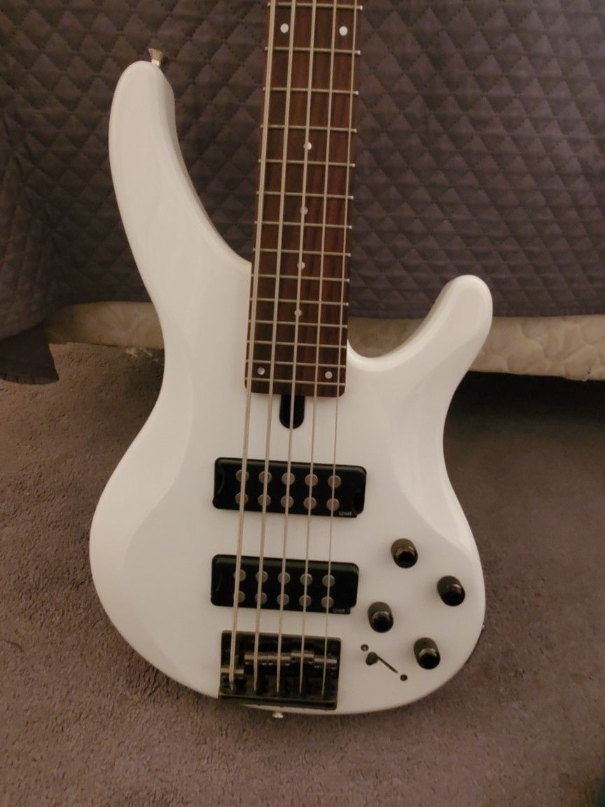 Yamaha TRBX305 5-String Guitar For Sale