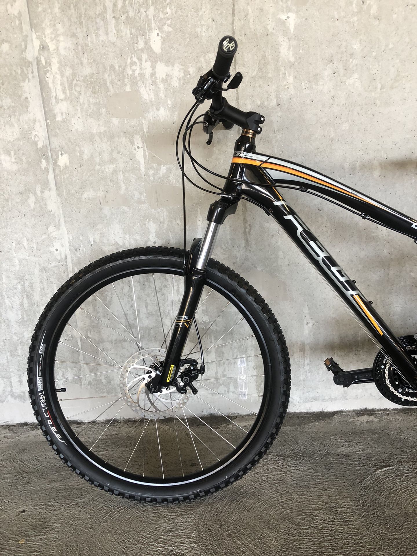 Felt Q520 Mountain Bike 6000 Trek Giant Specialized for Sale in Irvine
