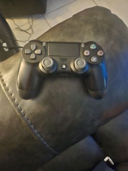 SELLING PLAYSTATION 4 PRO