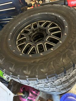 Icon wheels with Toyo tire 35x12.50R20