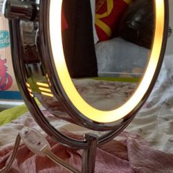 New Dubble Sided Megnifing Mirror Big Size With Light From Costco $25 Great Gift For Someone Pick It Up At Country Club And Grant 