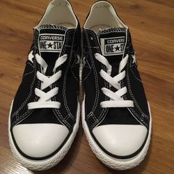 Converse All Star Youth Black & White Size 4 New Never Worn No Tags 