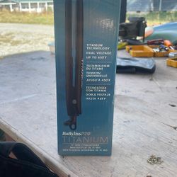 BaByliss Pro Titanium 3/4 “ Hair Straightener