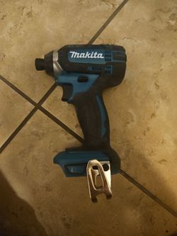 Makita XDT11 18V Lithium-Ion 1/4 in. cordless impact driver tool only