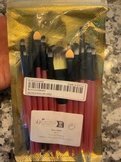 Makeup brush