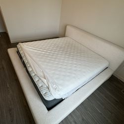 King size Castlery Dawson Bed Frame➕ Simmons Beatuty rest Mattress