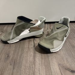 Nike Go FlyEase- Light Army Size 10