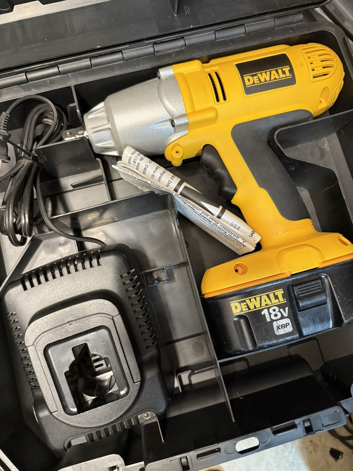 Heavy Duty Dewalt Impact Wrench 1/2” Drive 300ft-lbs Max Torque 