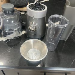 Cuisinart Juicer 