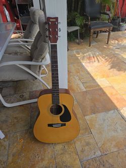Yamaha F35 full size guitar