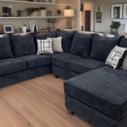 Brand New Stylish Reversing Chaise Sectional!