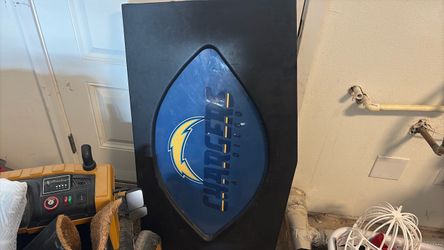 Light up chargers logo