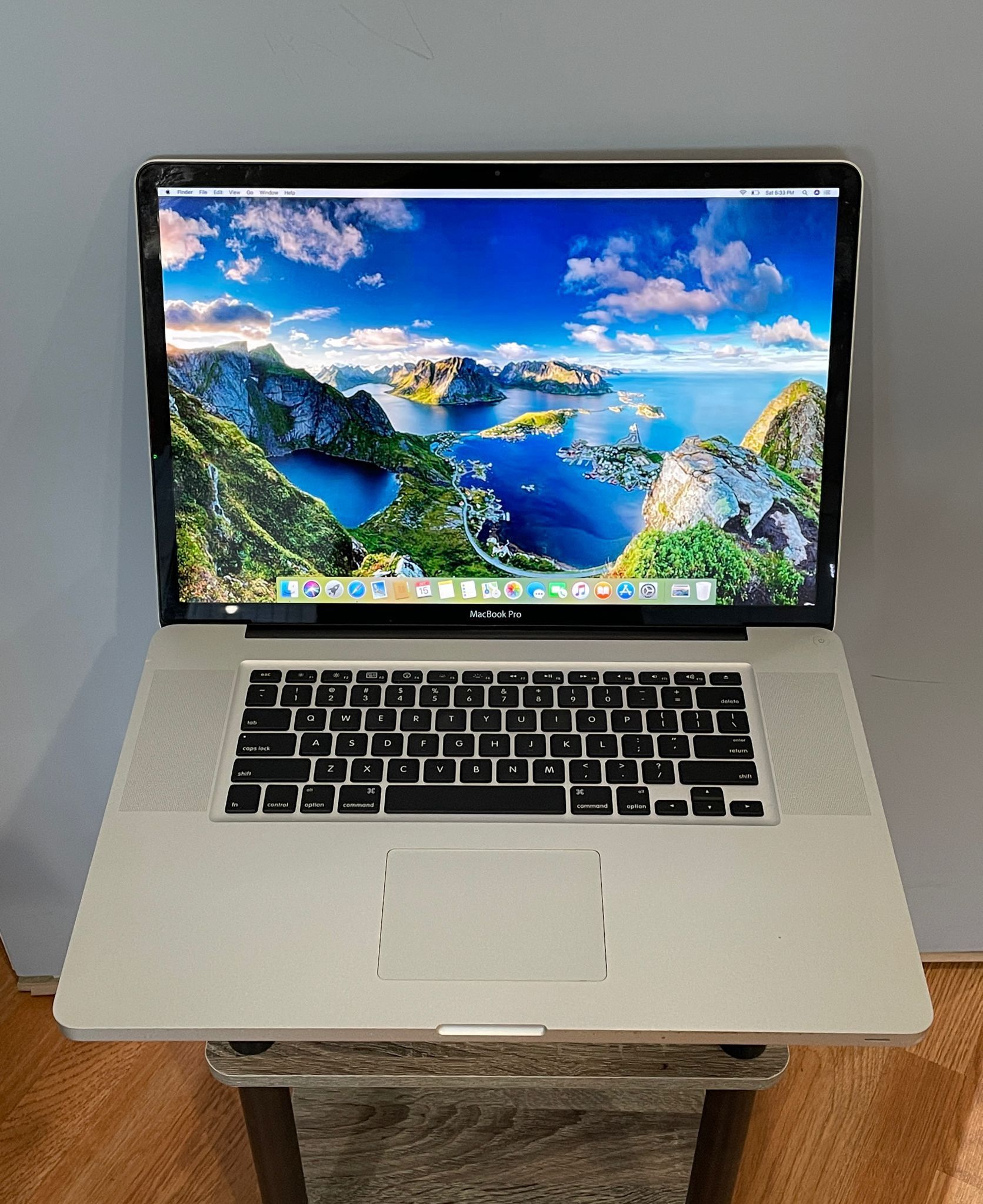 MacBook Pro 2010 17インチ　500GB Apple MacBook Pro 17 inch Mid 2010 8GB 500GB High Sierra Fully
