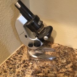 Microscope