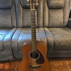 Yamaha FG-160 Guitar