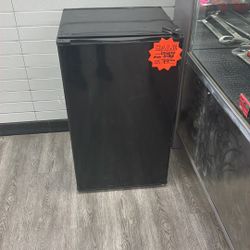 Insignia Mini Fridge 