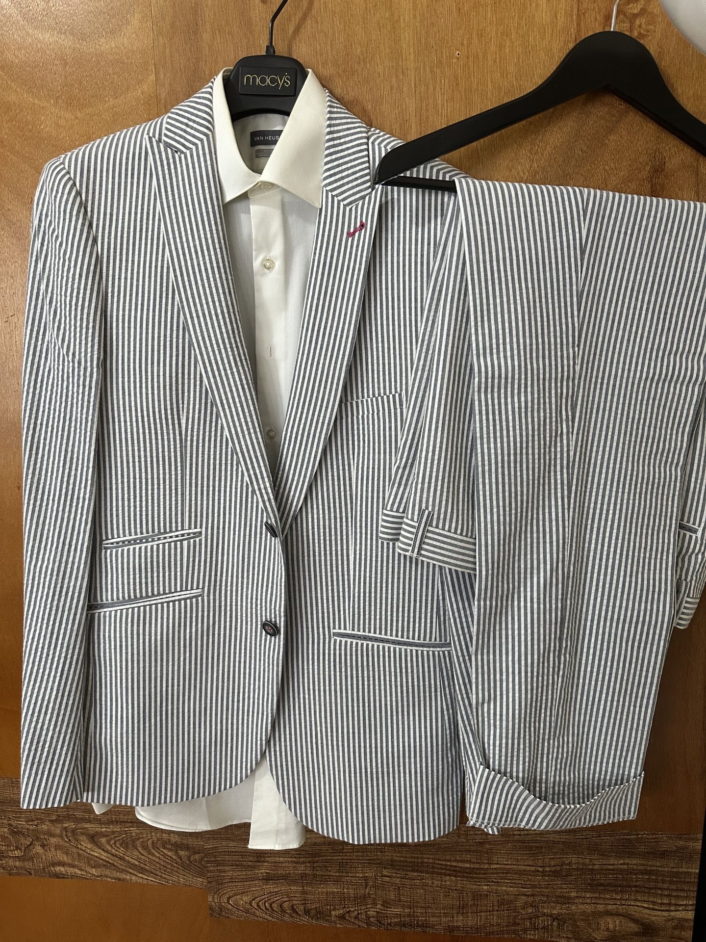 Double Breasted Seersucker Men’s Suit size 38R