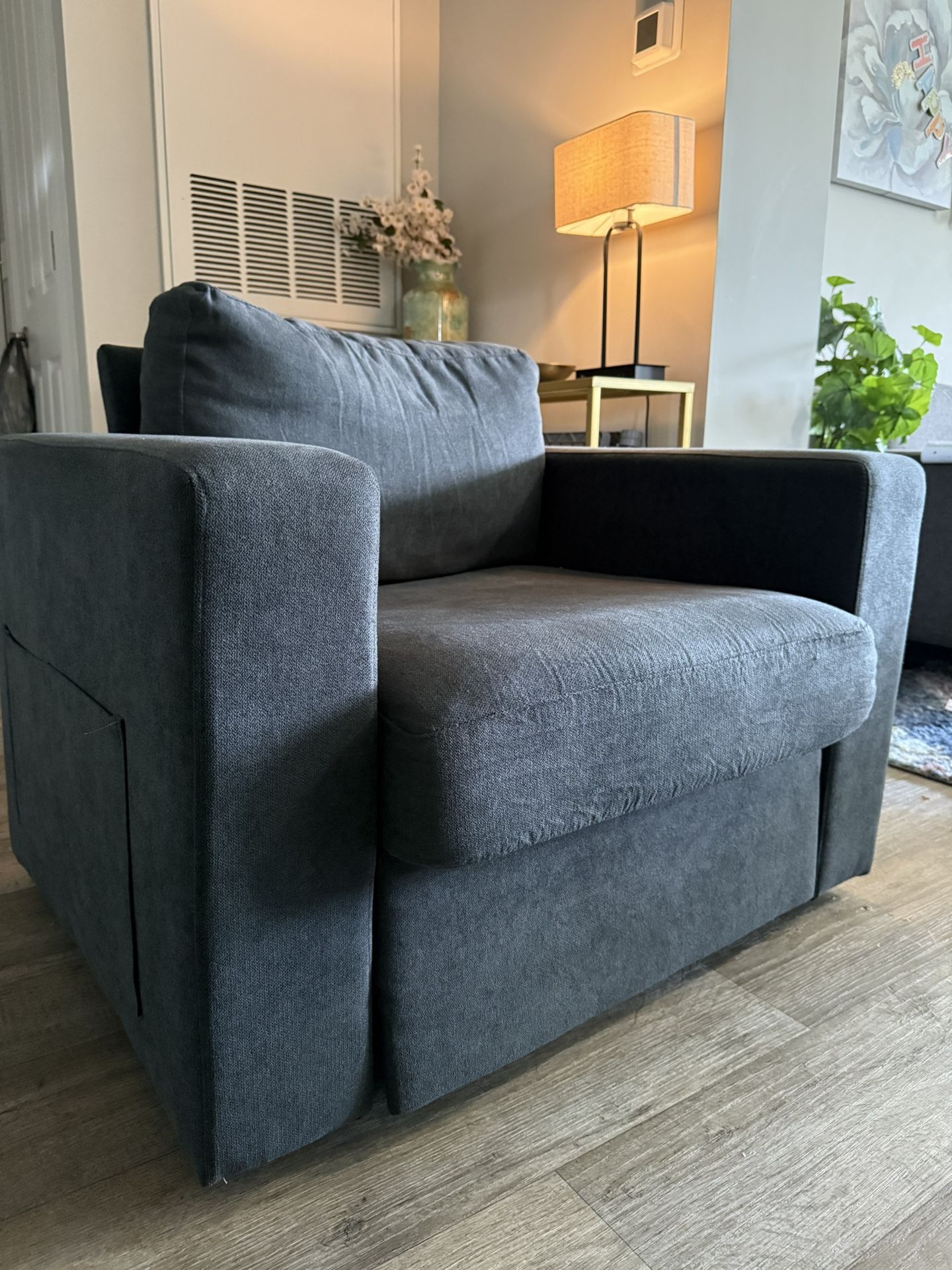 Oversized Swivel arm chair 50$ Each