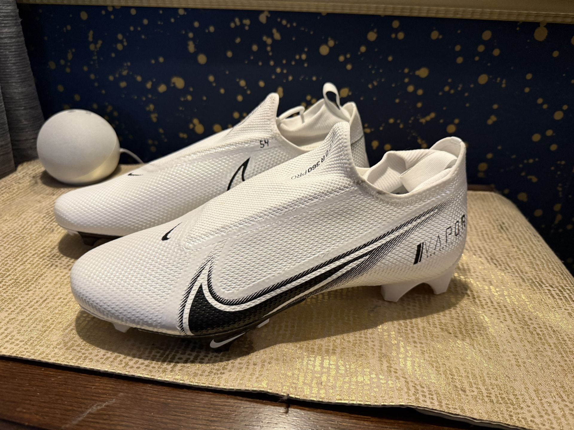 Nike Vapor Edge Pro 360 Football Cleats – Size 13 – Team Issued