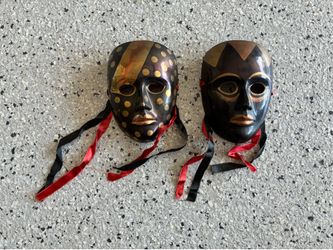 2 Vintage Brass Mask. 6” Decorative Wall. Black/ Gold. Hand Painted. Pre Owned.