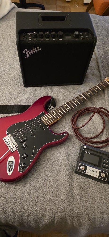 Fender Player II

Stratocaster And Fender Mustang LT25 25W 