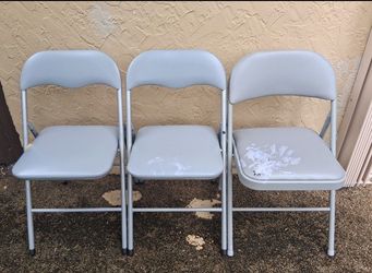 lot of 3 folding chairs (FAIR condition due to 1 rip and paint marks) $20 FIRM for ALL!