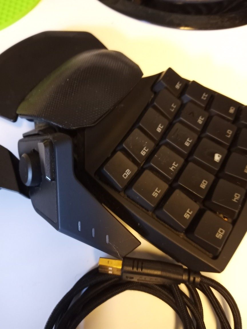 Razer Orbweaver Chroma Gaming Keypad