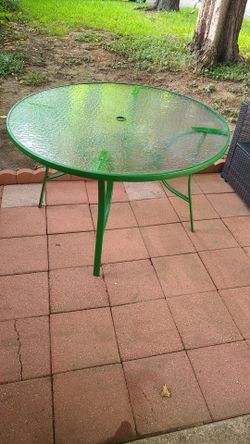 Large 4 FT Round Patio Table