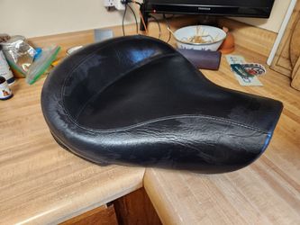 96 - 02 Mustang Saddles Dynaglide, Dyna Wideglide