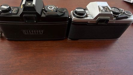 Minolta 35mm Film Camera Bodies – Lot of 2
