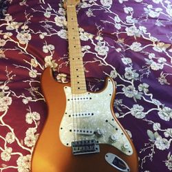 Fender Strat Powerhouse (active pickups, slot for whammy bar) 