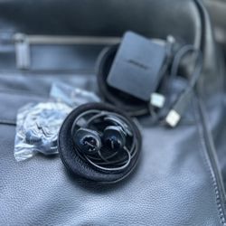 NEW! $150 BOSE SOUNDSPORT WIRELESS EARBUDS