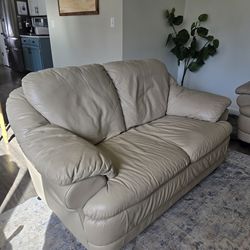 Couch set