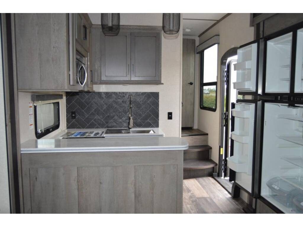 2021 Keystone Raptor 429