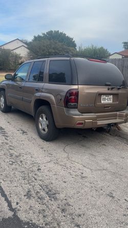 tan 2003 chevy trailblazer