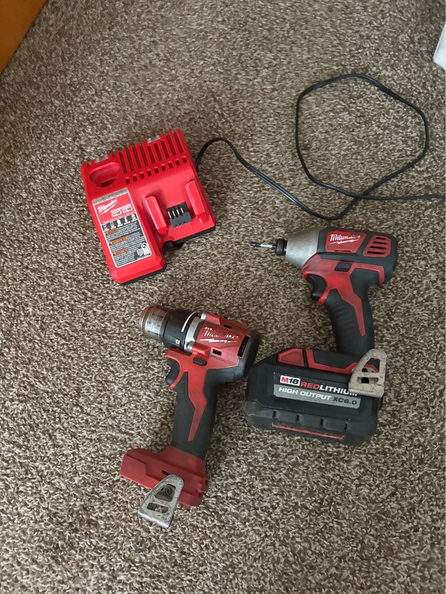 Milwaukee impact drill and 6 ah battery+charger