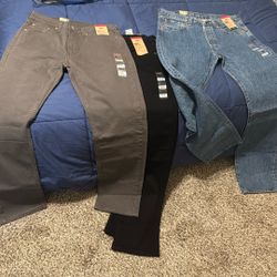 501 LEVI Jeans 32x32 Brand New 