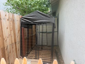 Dog kennel ( large or extra large)