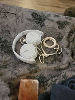 Sony WIRED headphones [New]
