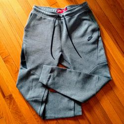 Gray Nike Tech Fleece Jogger Pants Sz Medium - Barely Worn!