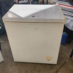 Small Chest Freezer Currently Plugged In Works Great Nothing Wrong $45