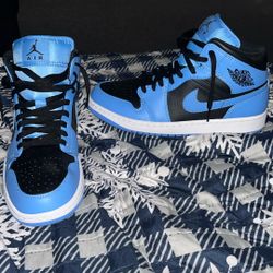 Jordan 1s Mid Sky blue