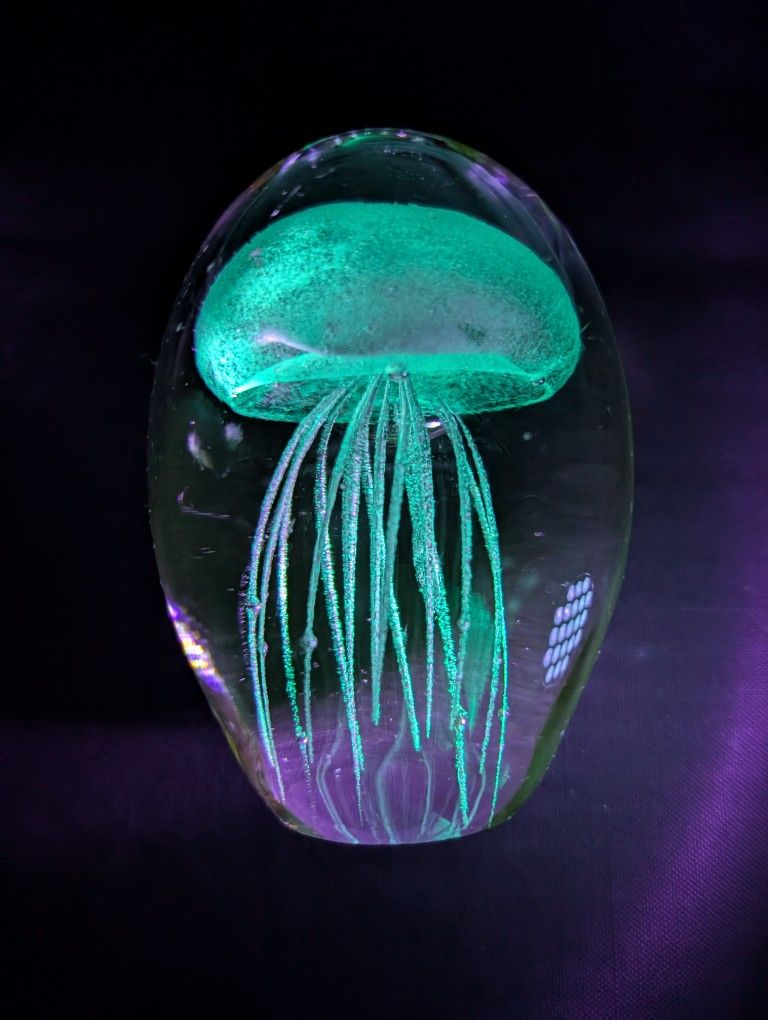 One Art Glass Glow in The Dark Jellyfish Paperweight C.