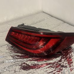 Infiniti Q60 Passenger Side Tail Light/back Light 2017-24