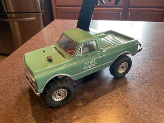Axial 1/24 scale R/C Chevy Truck