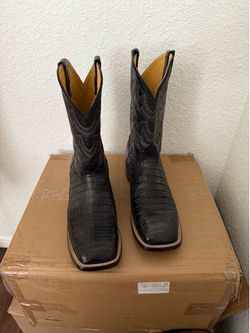 Men’s Black boots