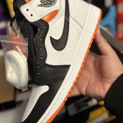 Air Jordan 1 Electro orange Size 9