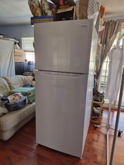Top Freezer Refrigerator ( NEW)